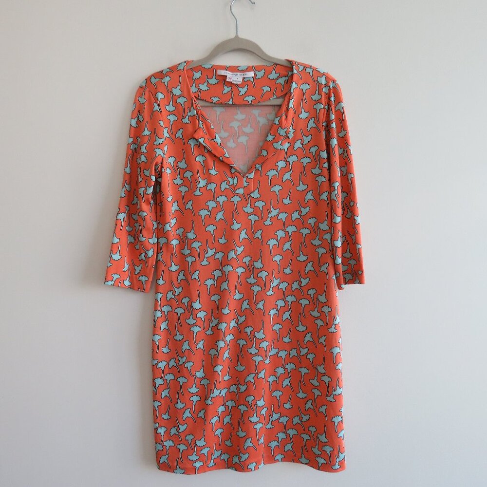 DIANE VON FURSTENBERG Reina 100% Silk Gingko Print Soft Orange Shift Dress Sz 4 - Picture 2 of 15